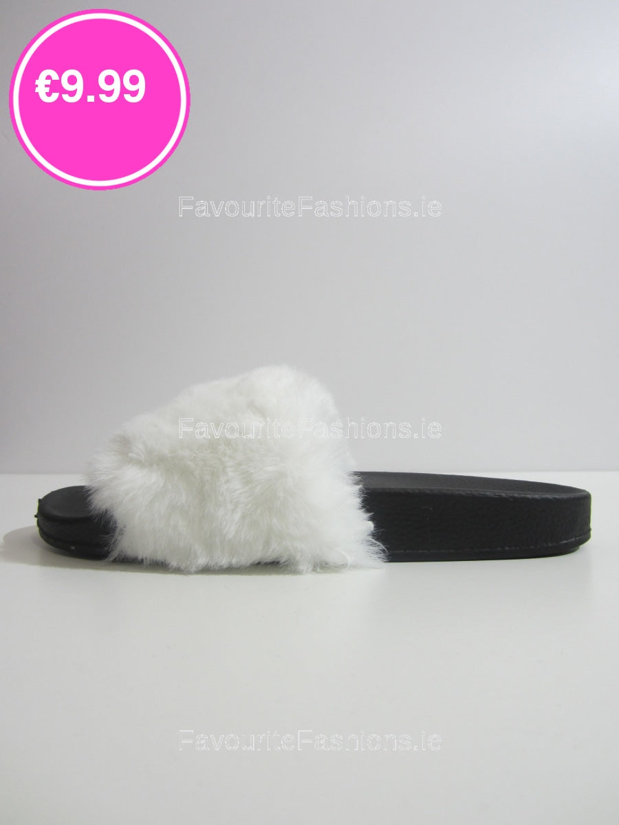 Fluffy store sliders white