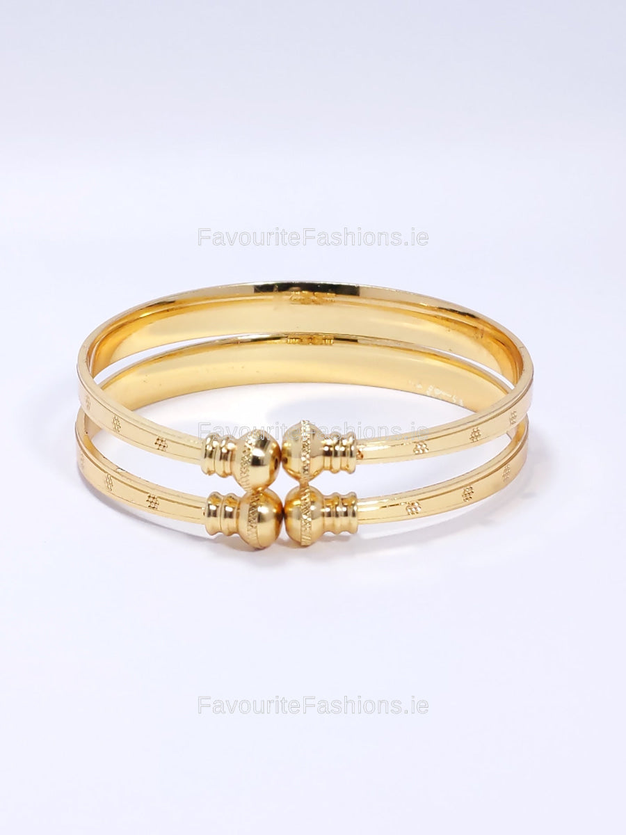 Gold Tone Square Design Bangle Bracelet Set