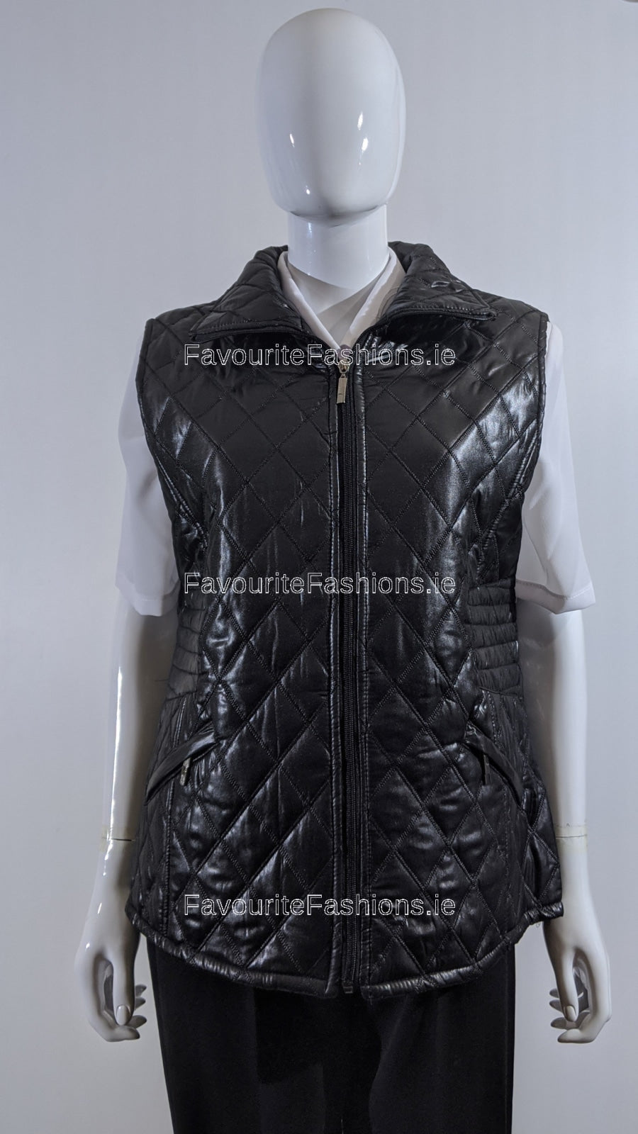 Black Diamond Quilted Waistcoat with Zipped Pockets