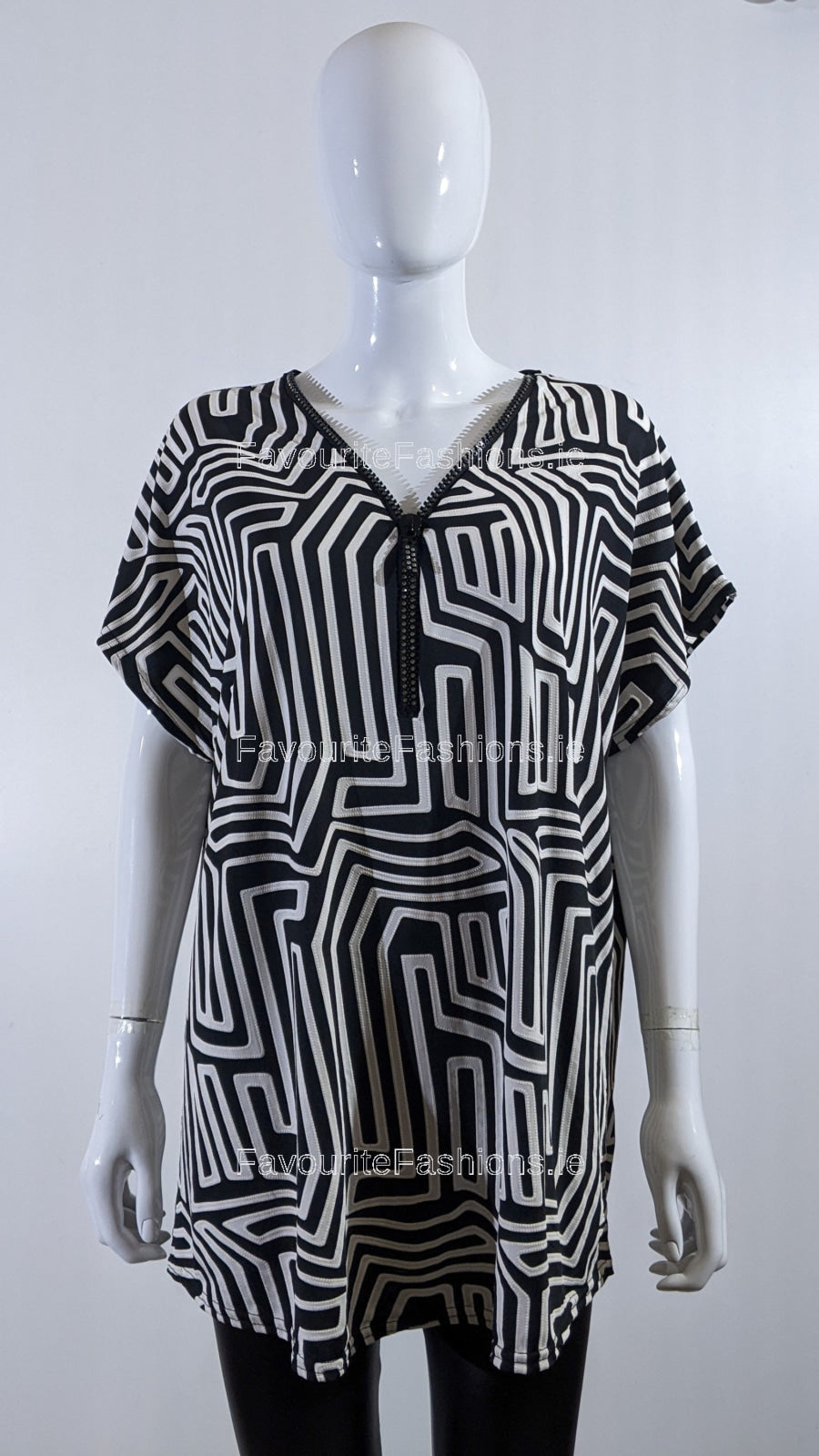 Black & White Abstract Print Loose Zip Top